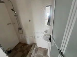 3bdrm House in Ashongman Estate, Pure Water for sale