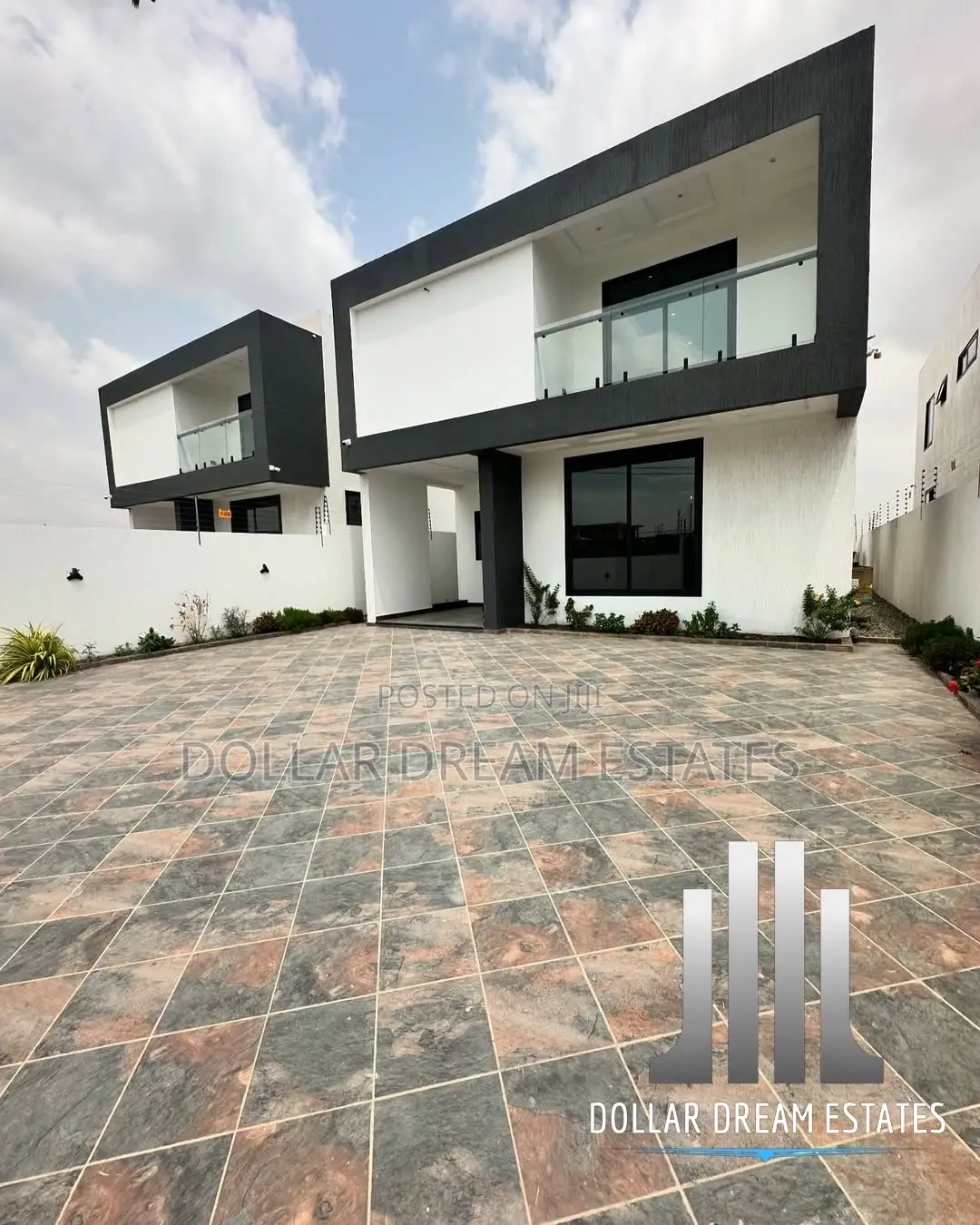 4bdrm House in Airport Residential Area for sale
