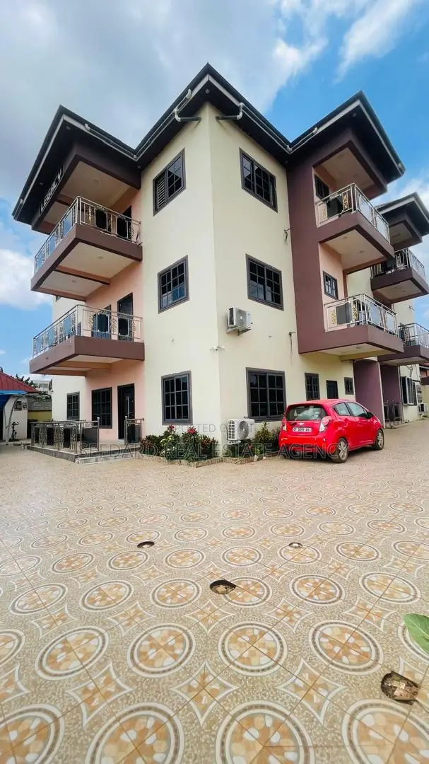 3bdrm Apartment in Ofankor for rent