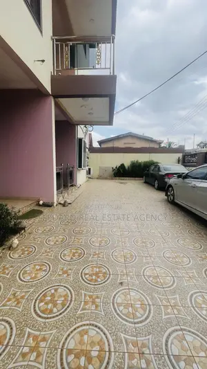 3bdrm Apartment in Ofankor for rent