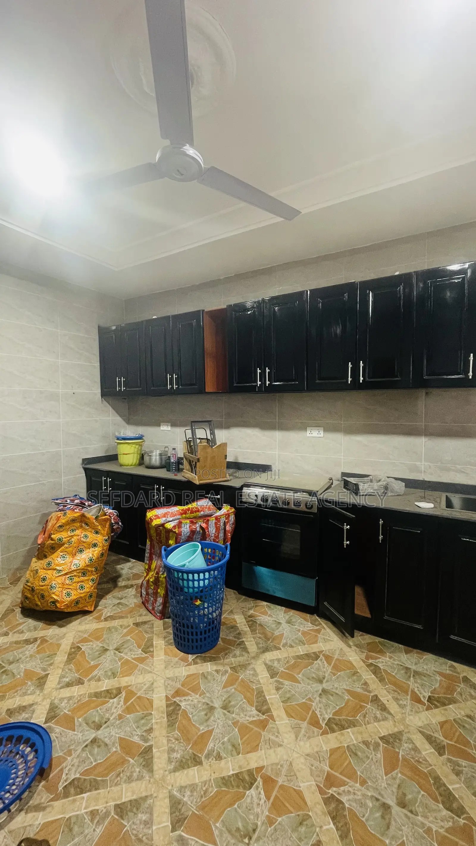 3bdrm Apartment in Ofankor for rent