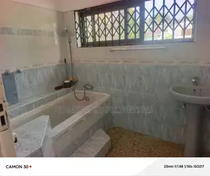 8bdrm House in Cantonment, US Embassy Area for rent