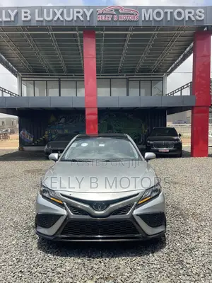 Toyota Camry XSE 2021 Silver