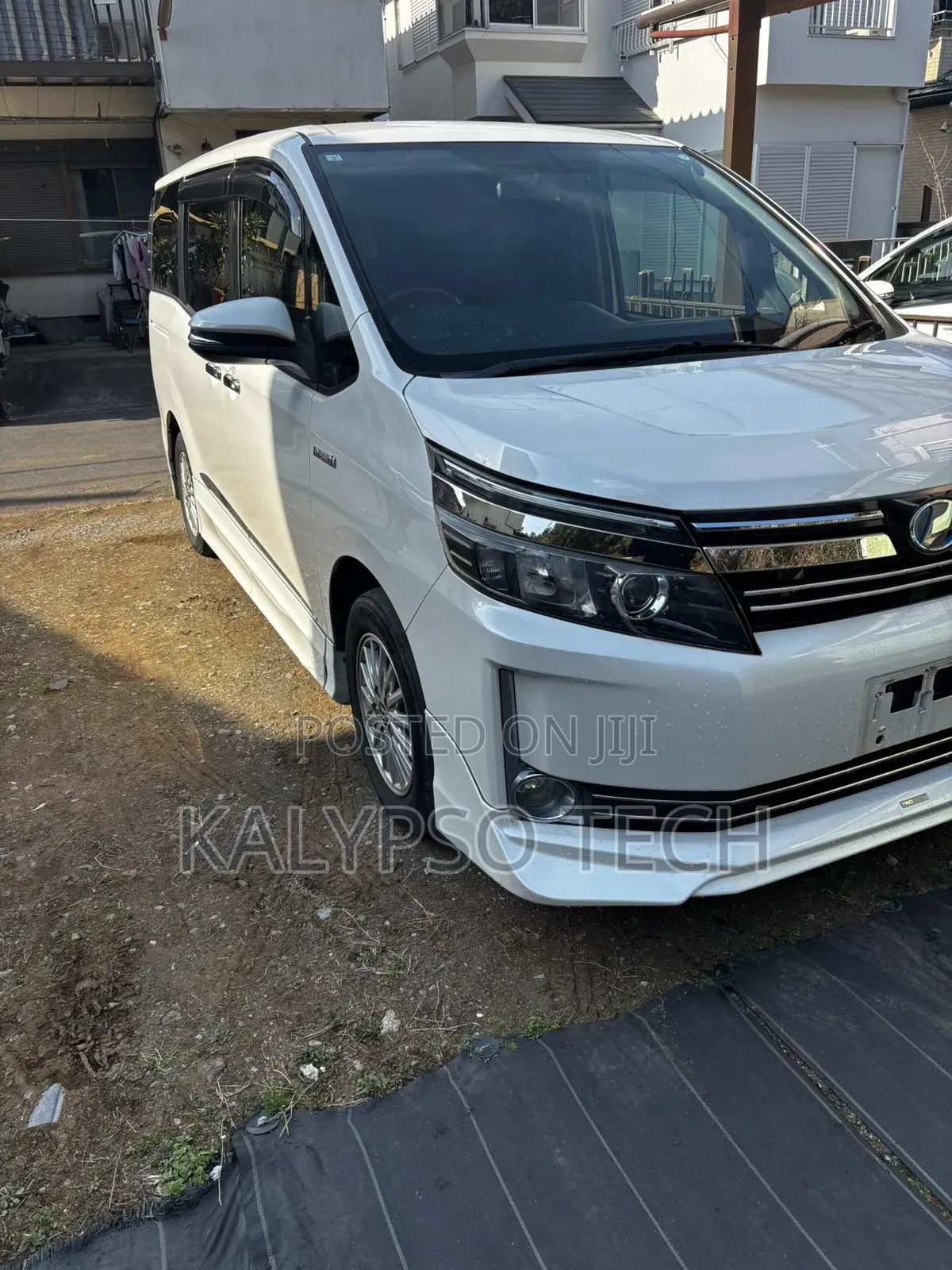 Toyota Voxy 2015 White