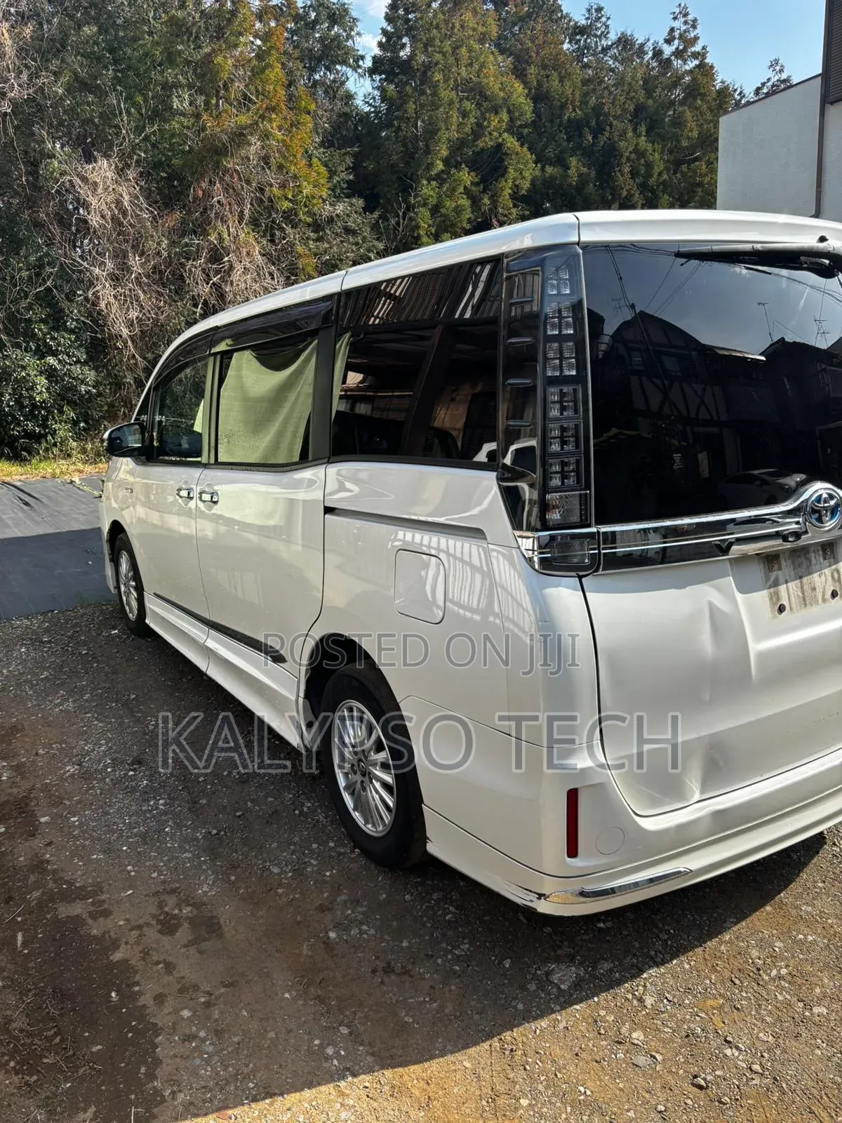 Toyota Voxy 2015 White