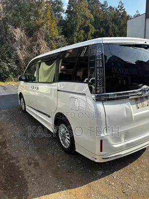 Toyota Voxy 2015 White