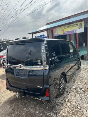 Toyota Voxy 2015 Gray