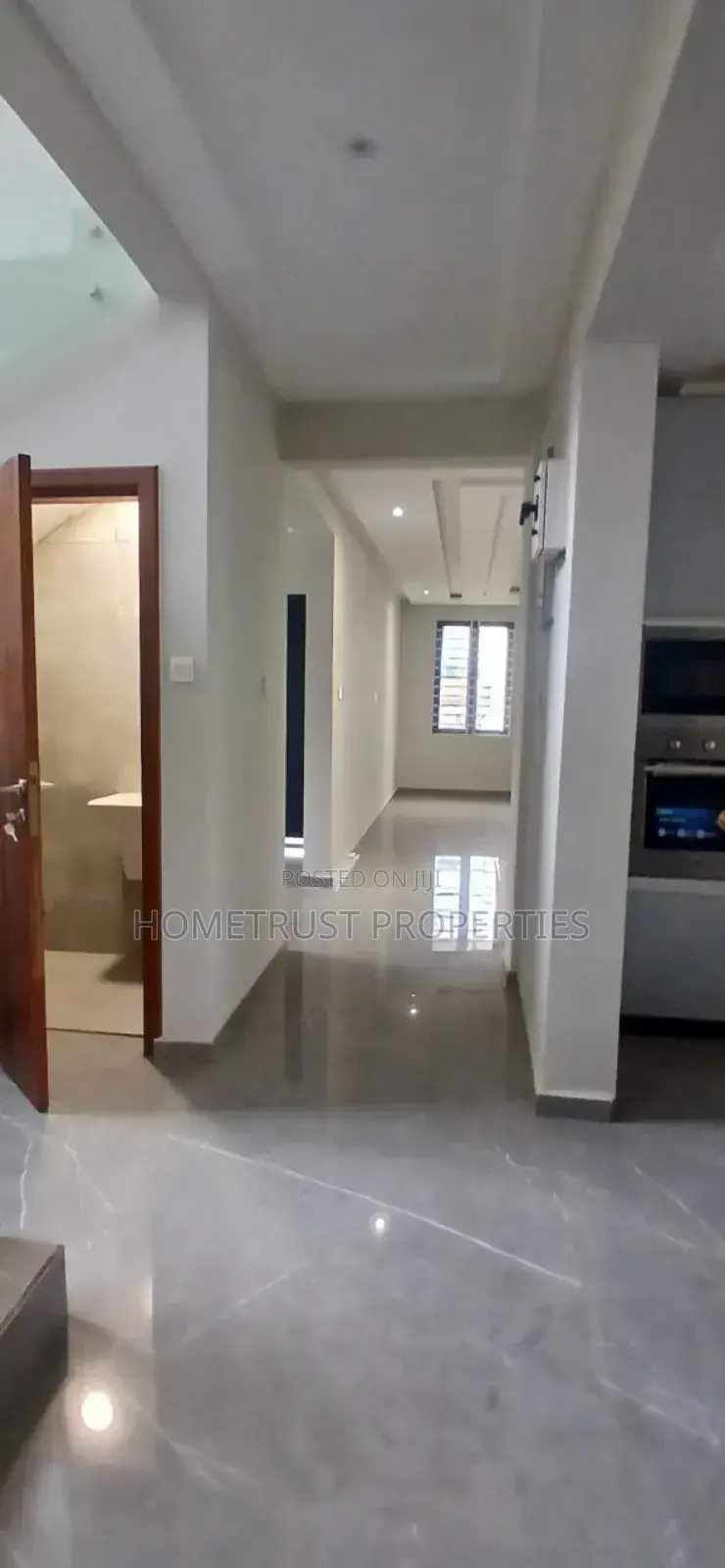 4bdrm Duplex in Ashongman Estate, Police Station for rent