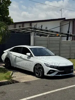 Hyundai Elantra 2024 White