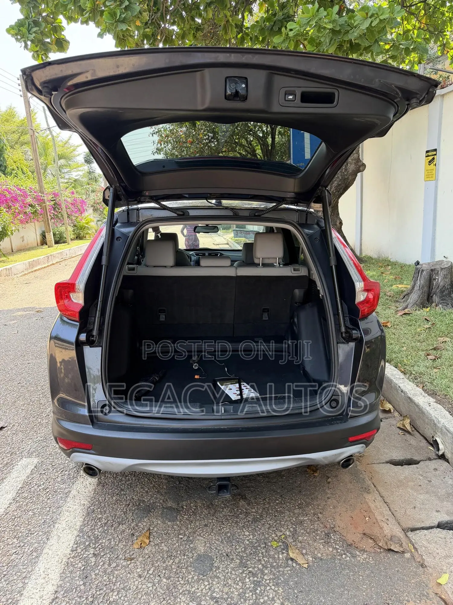 Honda CR-V Touring AWD 2019 Gray