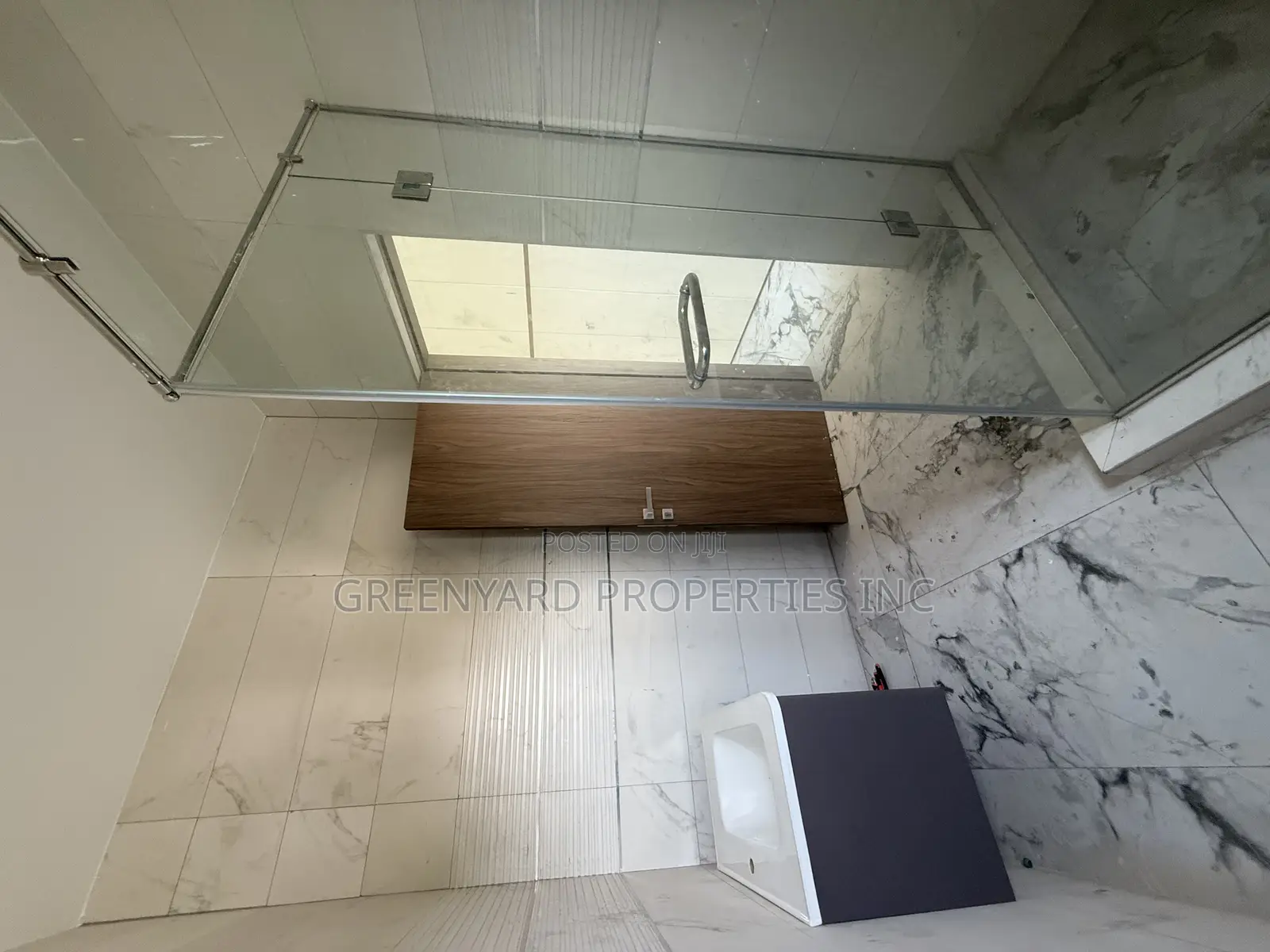 7bdrm Mansion in A&C Mall, East Legon for rent