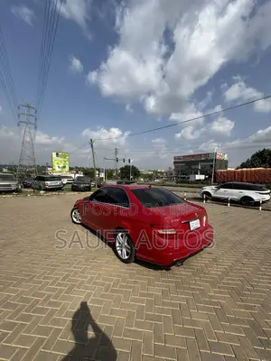 Mercedes-Benz C250 2013 Red