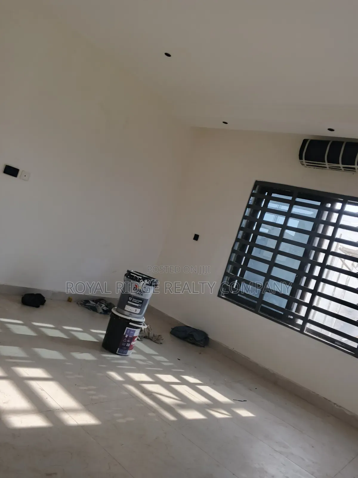 4bdrm Townhouse / Terrace in Burma Hills Close To, Accra Metropolitan