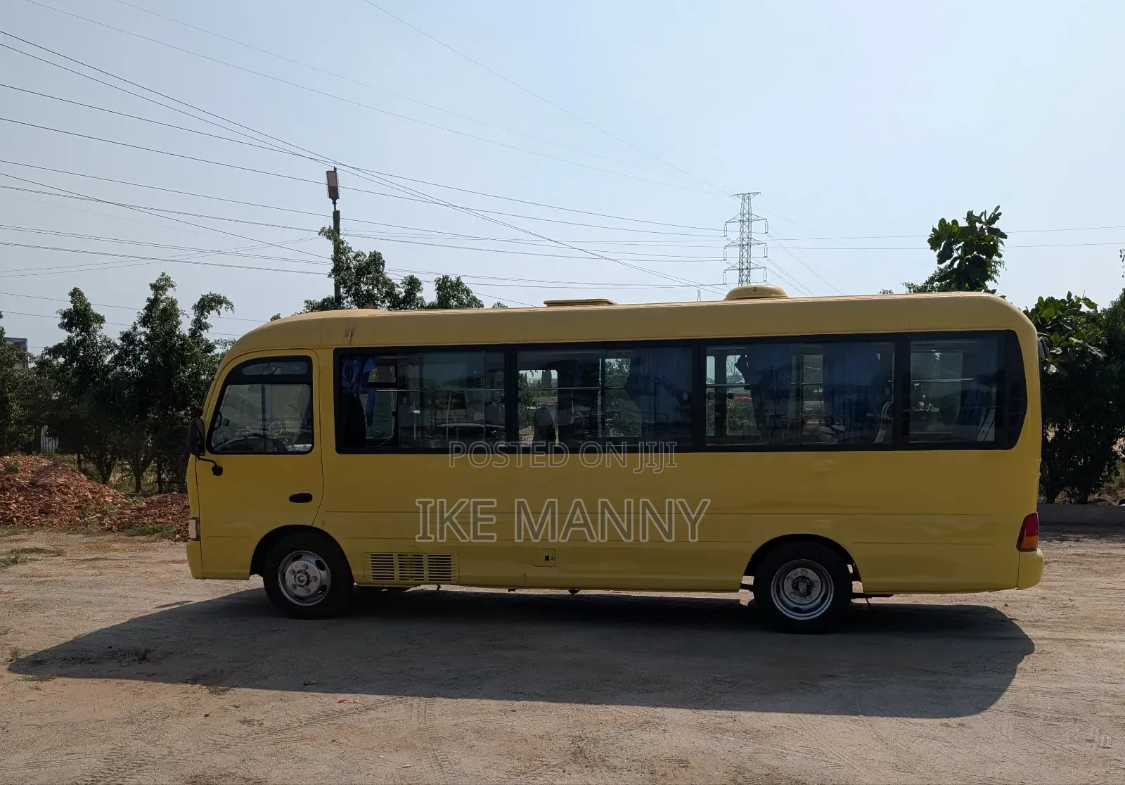 Hyundai County 2012 Yellow