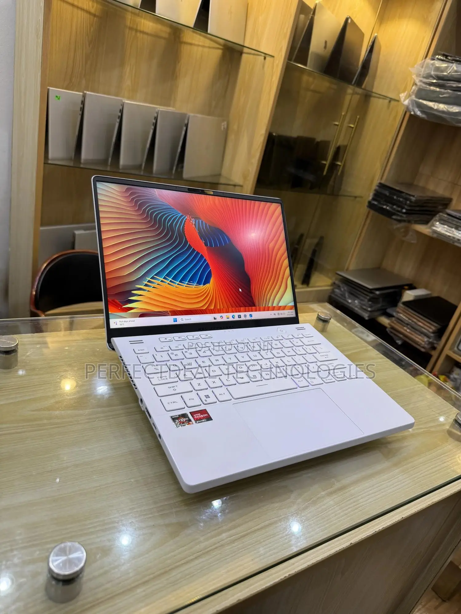 New Laptop Asus ROG Zephyrus G14 16GB AMD Ryzen 9 SSD 1T