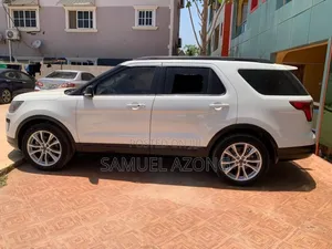 Ford Explorer XLT AWD 2018 White