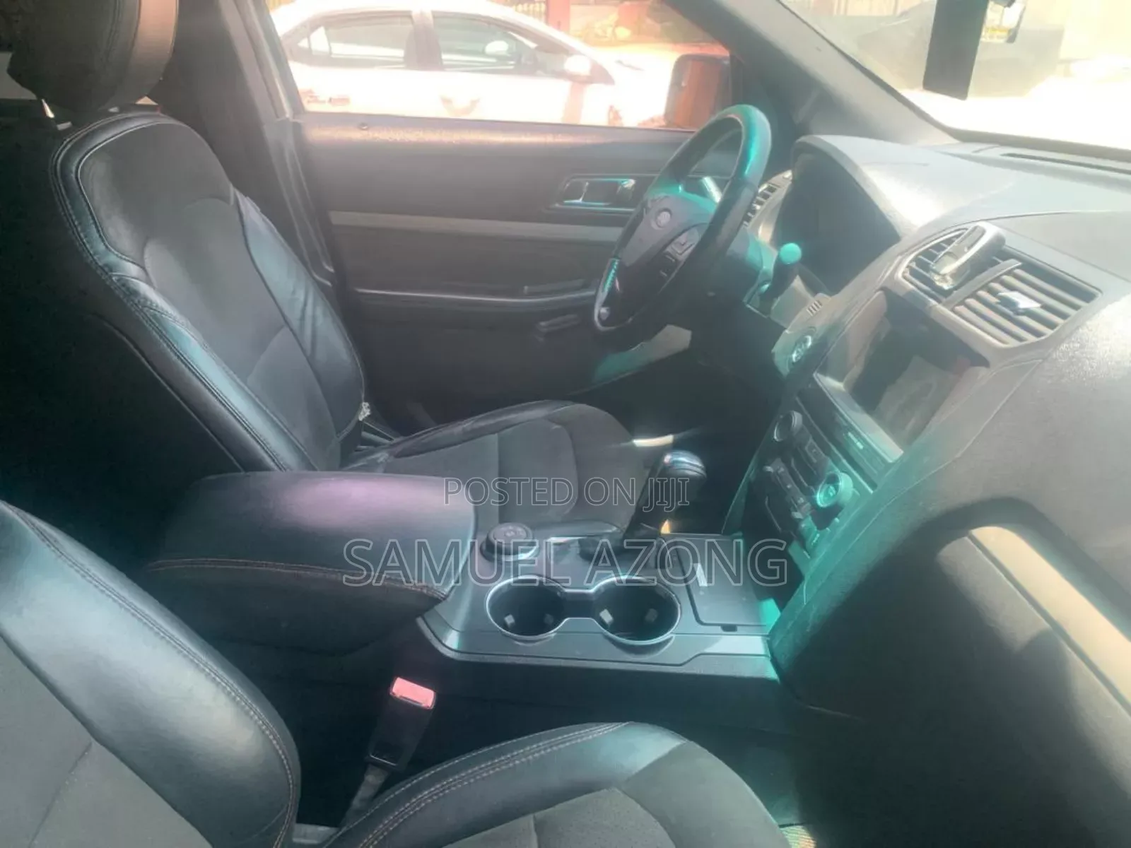 Ford Explorer XLT AWD 2018 White