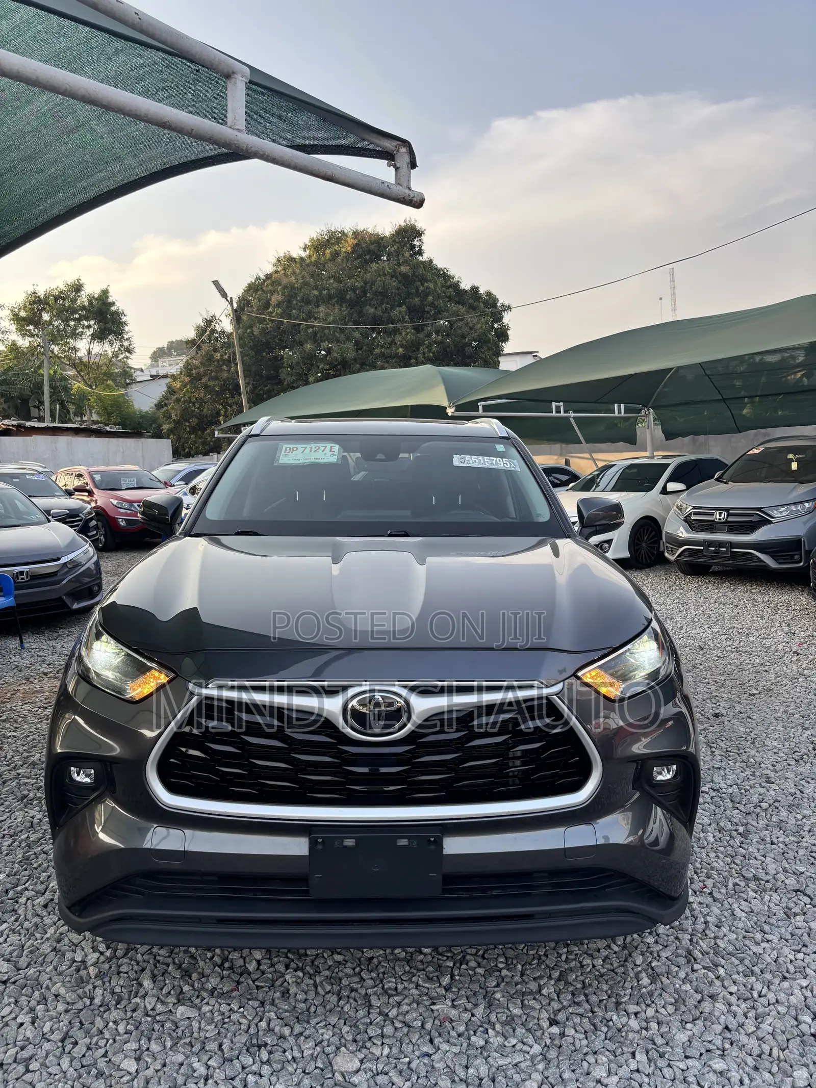 Toyota Highlander XLE 2022 Gray
