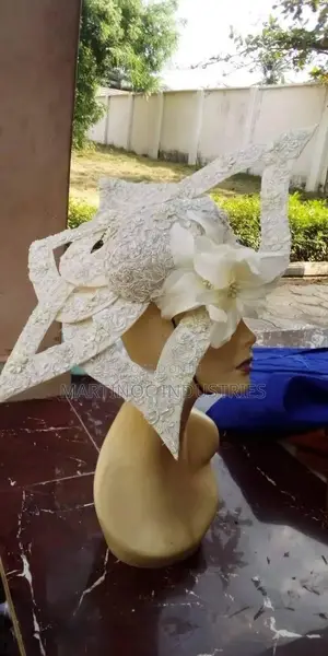 Stylish Fascinator for Events