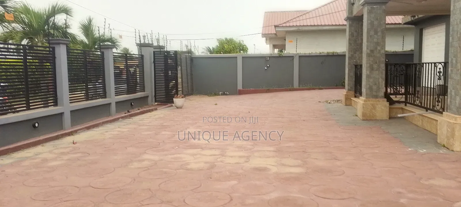 4bdrm Duplex in Baatsona Total for rent
