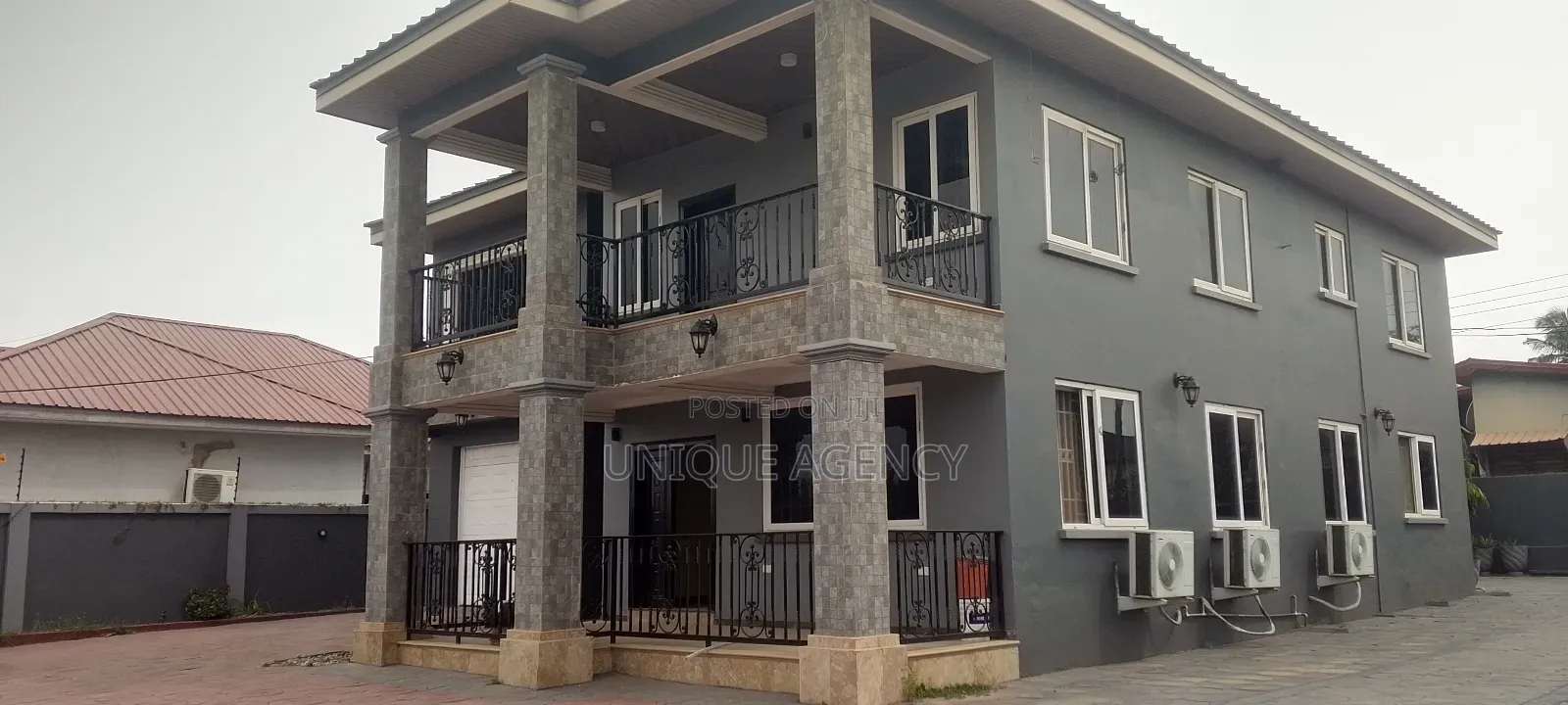 4bdrm Duplex in Baatsona Total for rent