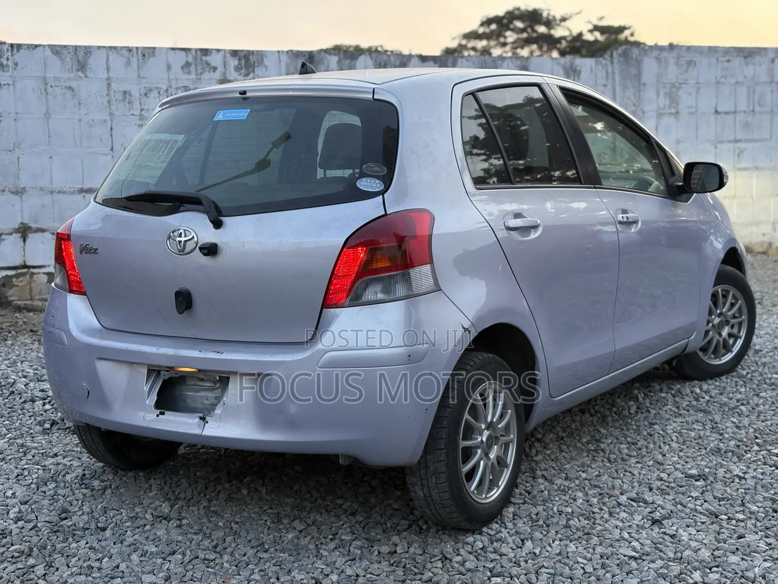 Toyota Vitz 2010 Silver