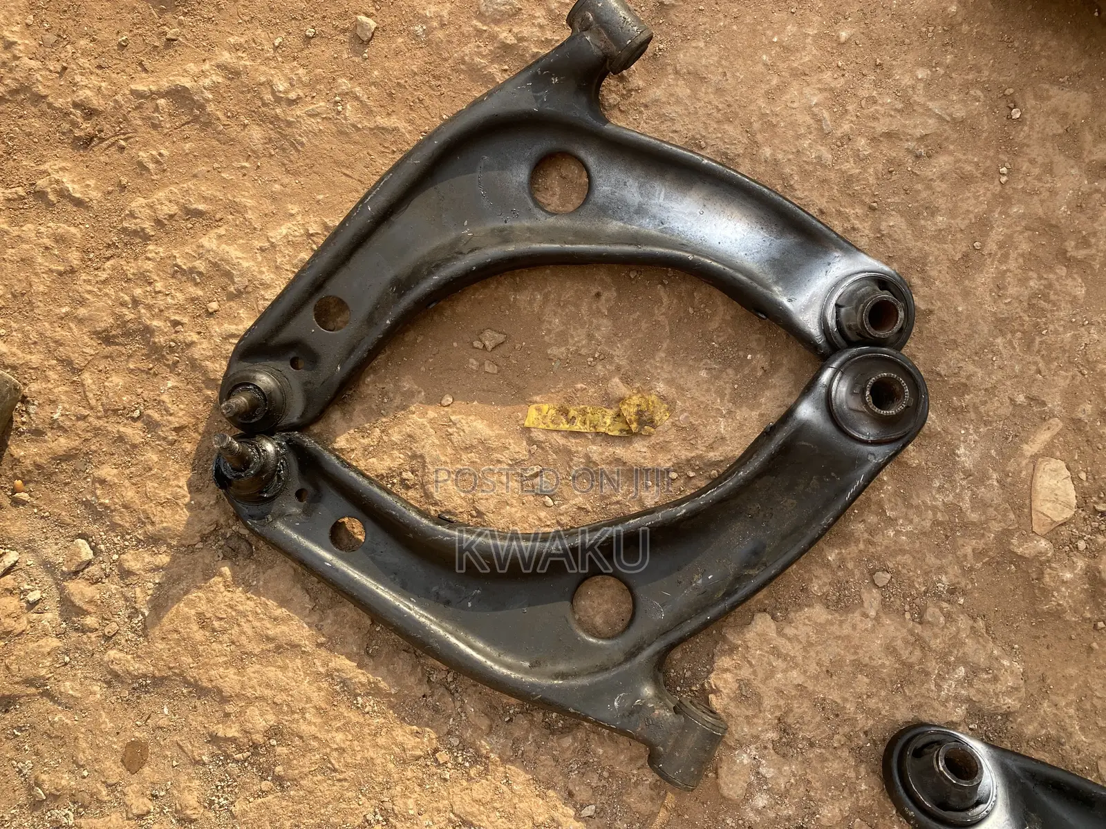 Vitz/Belta/Yaris Lower Arm Pair