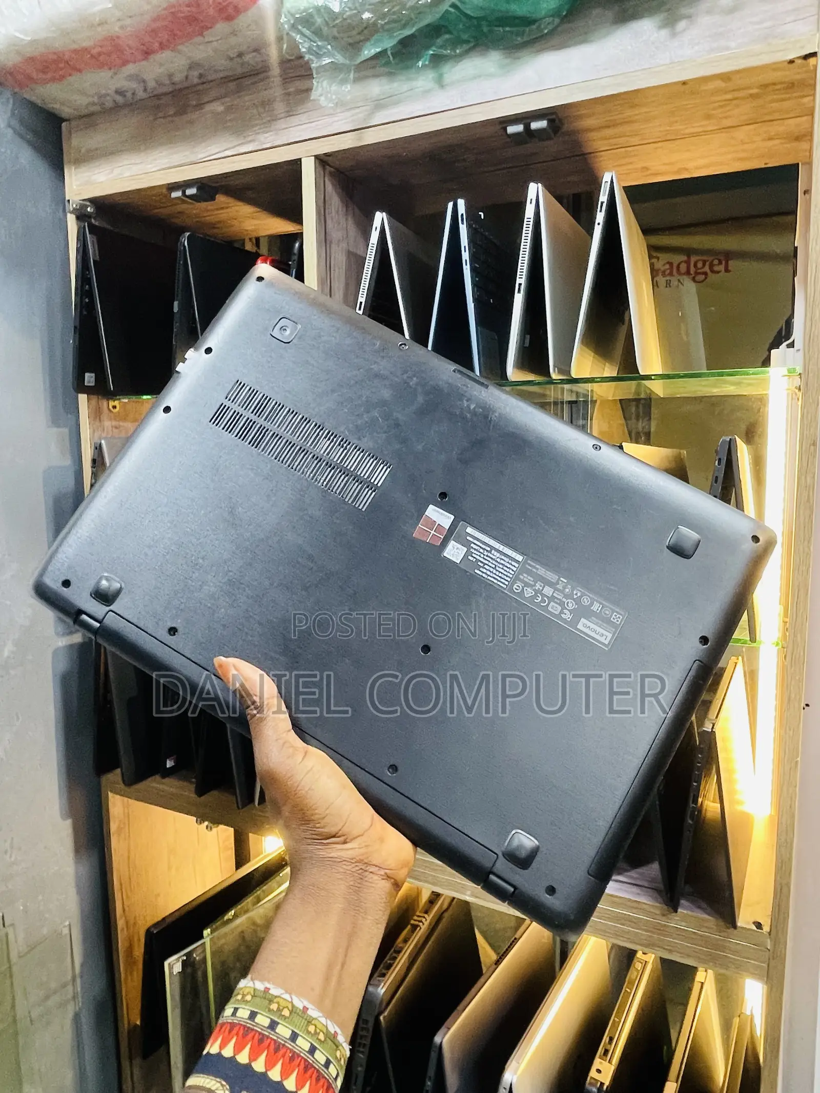 Laptop Lenovo IdeaPad 110 4GB Intel Celeron HDD 500GB