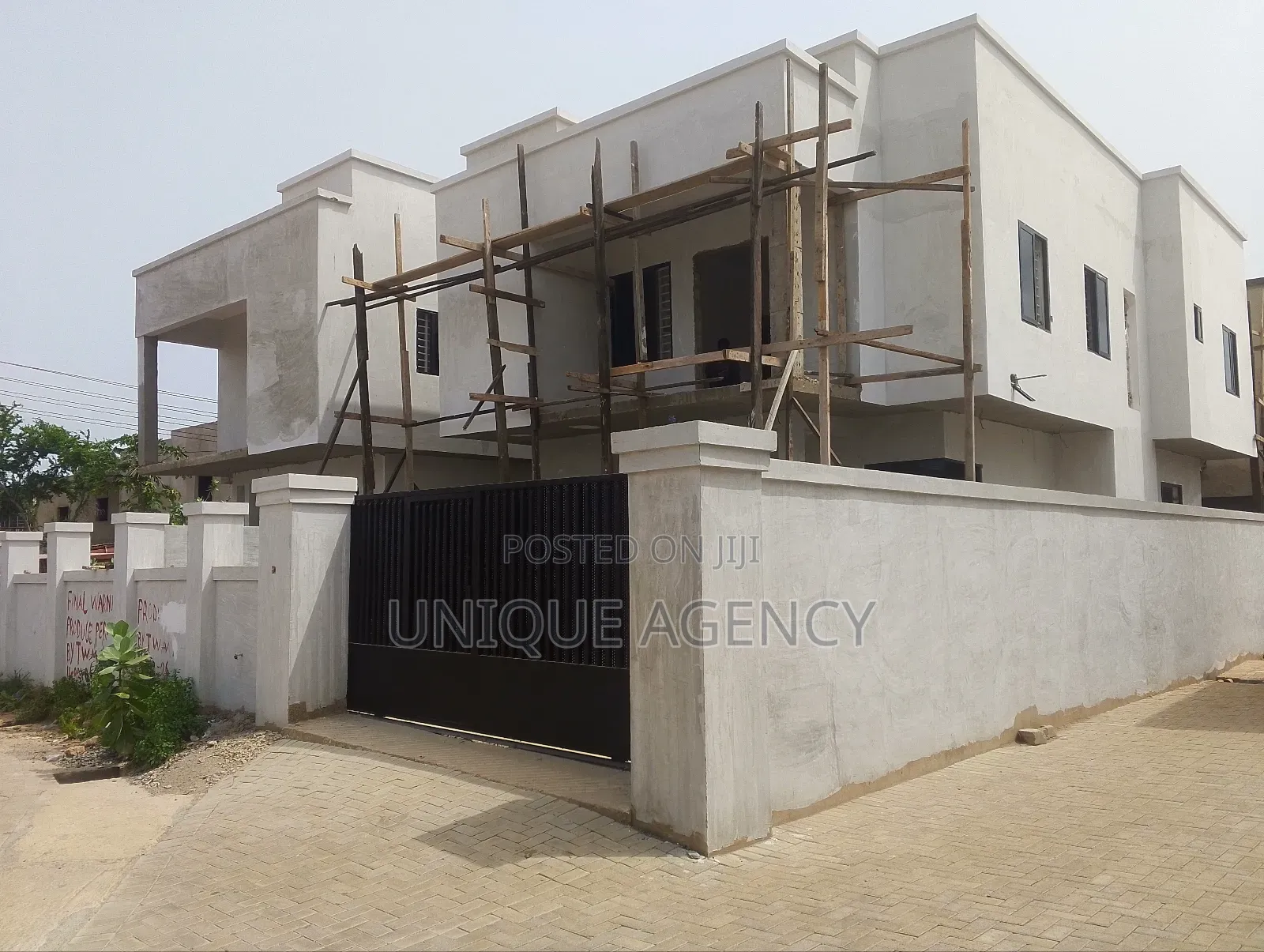 3bdrm Duplex in Baatsona Total for sale