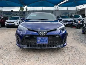 Toyota Corolla SE (1.8L 4cyl 2A) 2018 Blue