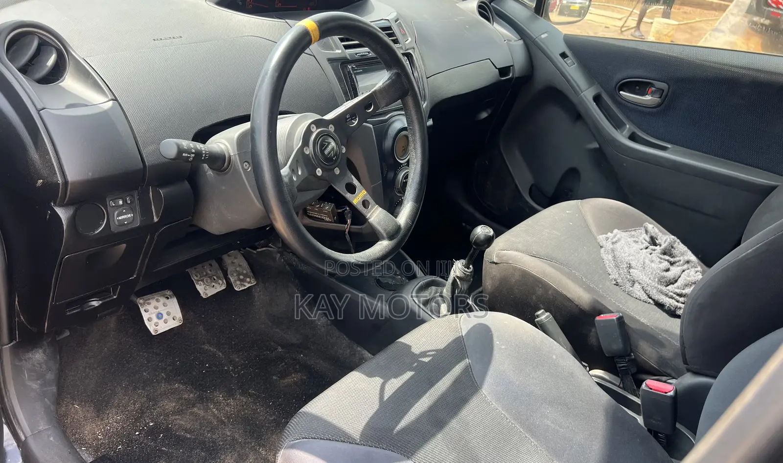 Toyota Vitz 1.3 FWD 3dr 2010 Black