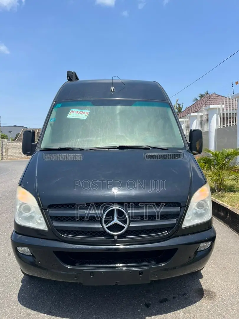 Mercedes-Benz Sprinter 2012 Black