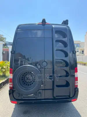Mercedes-Benz Sprinter 2012 Black