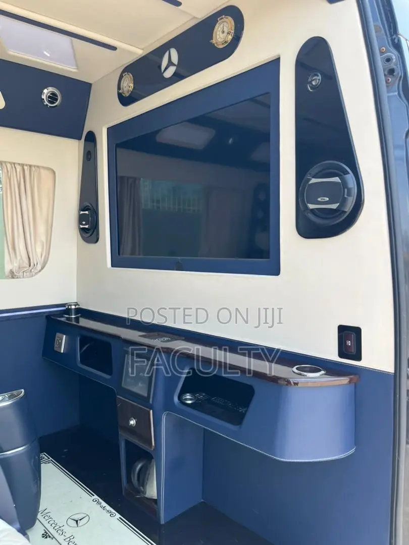 Mercedes-Benz Sprinter 2012 Black