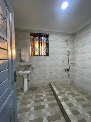 1bdrm Room & Parlour in West Hills Mall Area for rent