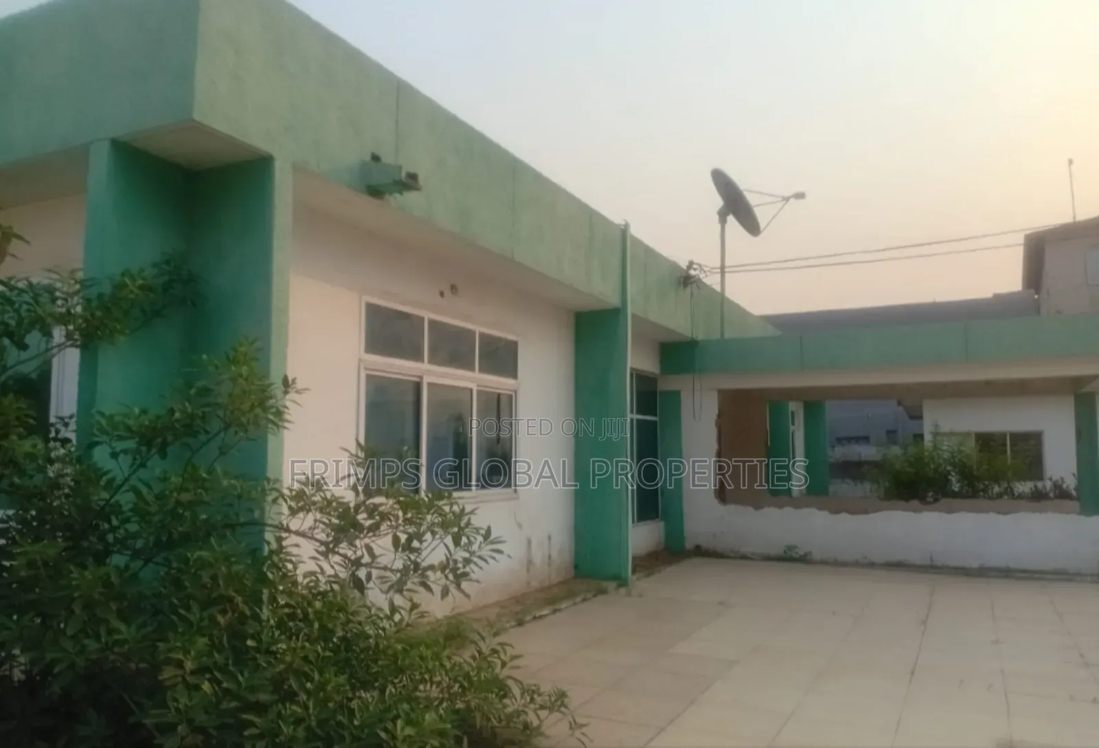 2 And Half Plots With Old House At Dzorwulu For Sale