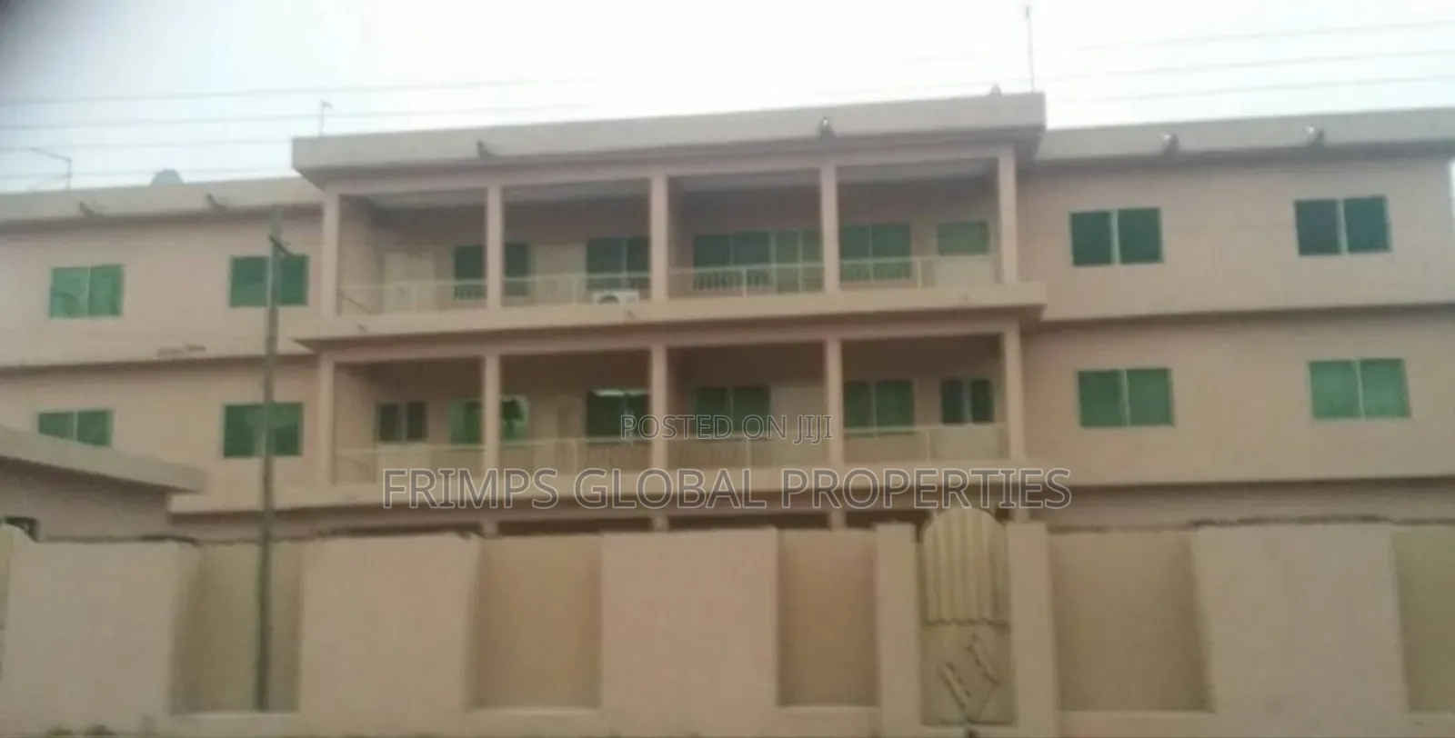 20bdrm House in Sakaman for sale