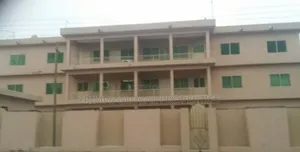 20bdrm House in Sakaman for sale