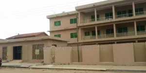 20bdrm House in Sakaman for sale