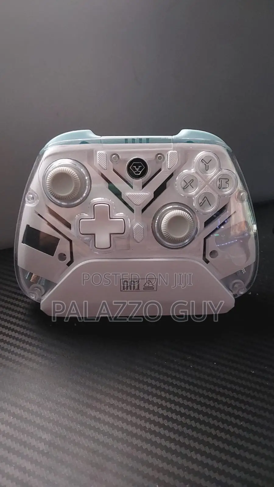 Wireless Controller With Wireless Charger