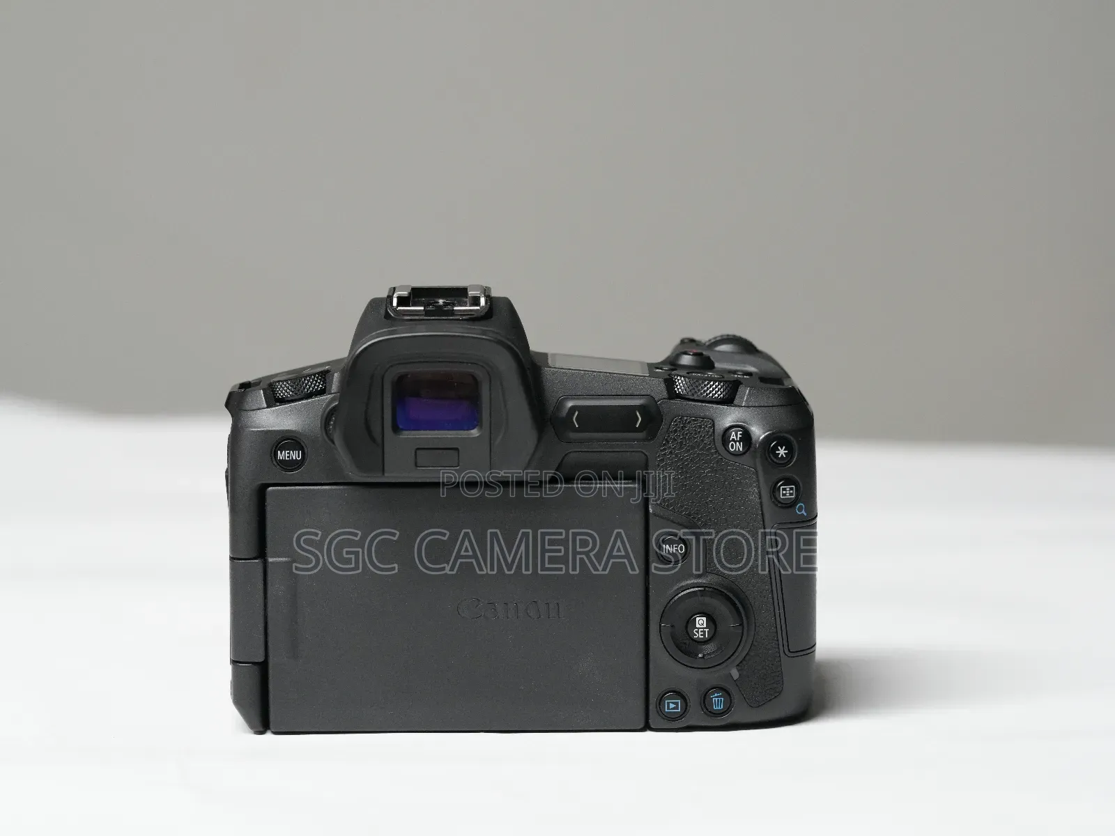 Canon Eos R + Canon Rf 24-105mm F4-7.1// 8months Warranty