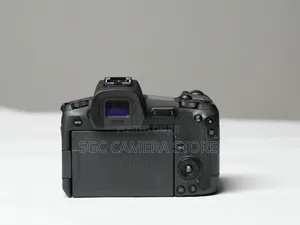 Canon Eos R + Canon Rf 24-105mm F4-7.1// 8months Warranty