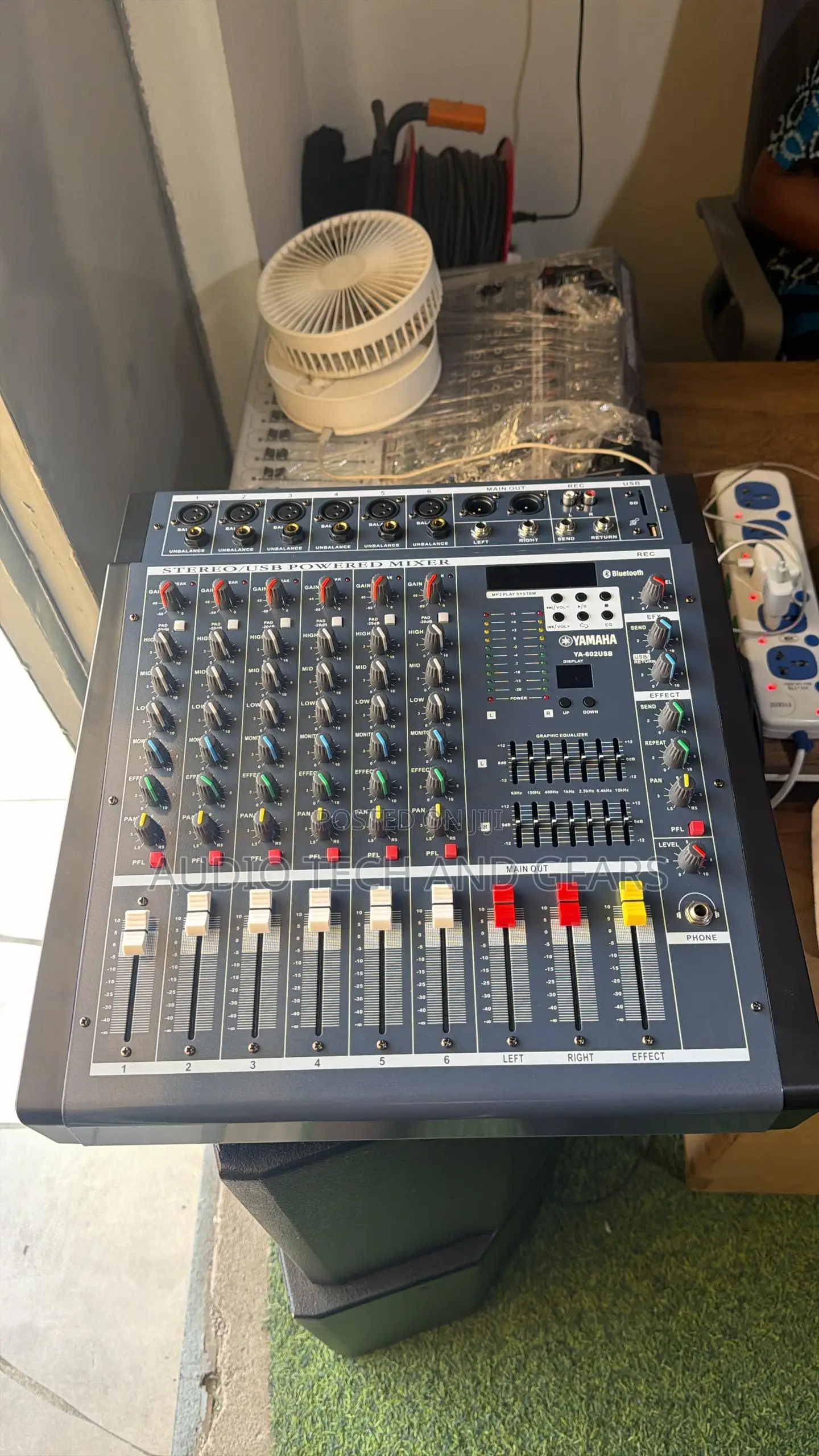 Yamaha Ya-602usb 6 Channel Powered Mixer