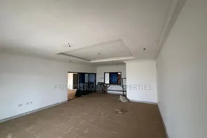 6bdrm House in New Gbawe for sale