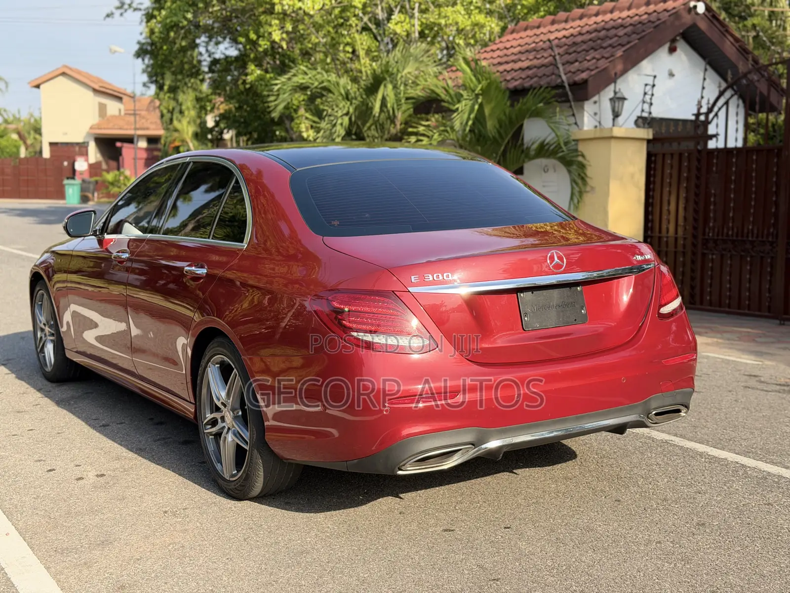 Mercedes-Benz E300 4Matic AWD Sedan (2.0L 4cyl 9A) 2017 Burgundy