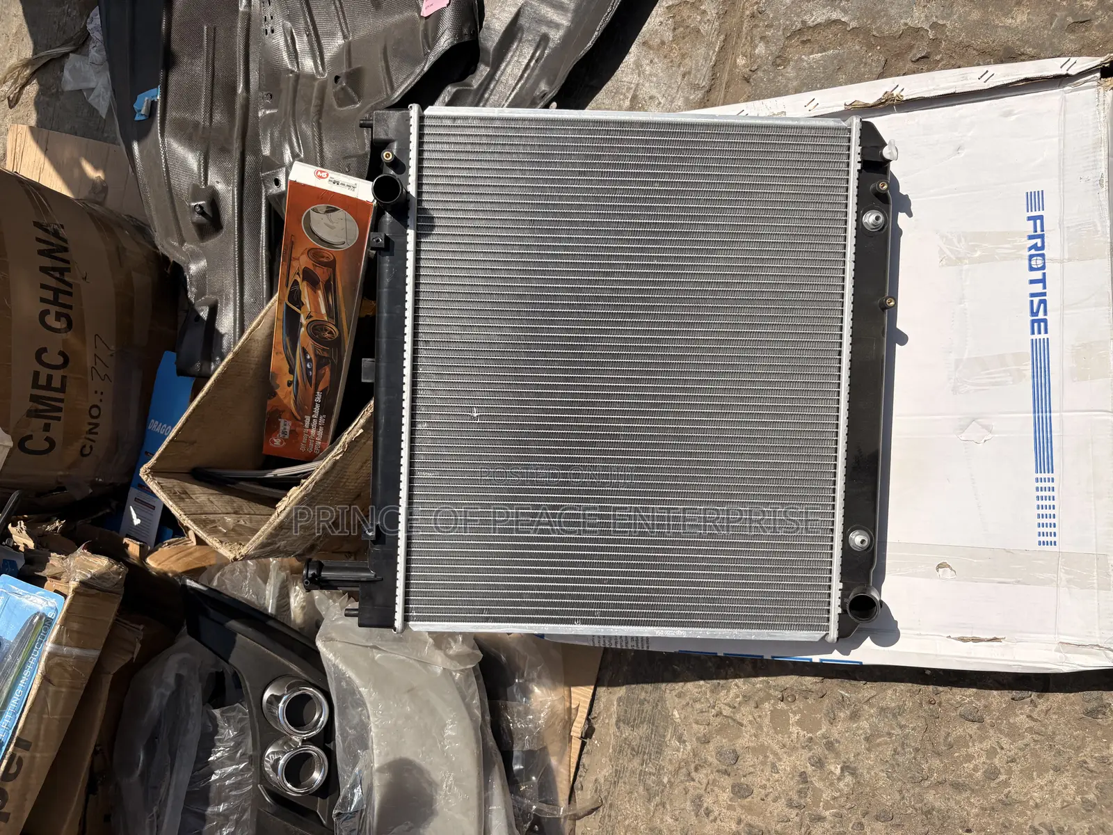 Toyota Fish Radiator Tank or Toyota Hiace Radiator Tank