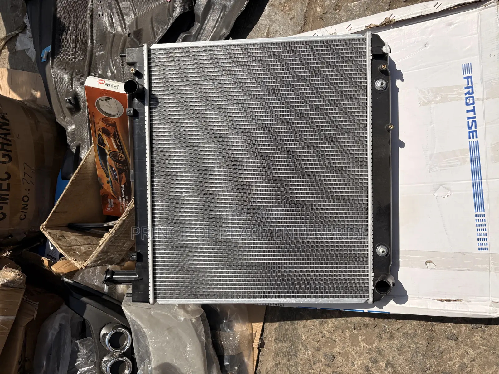 Toyota Fish Radiator Tank or Toyota Hiace Radiator Tank