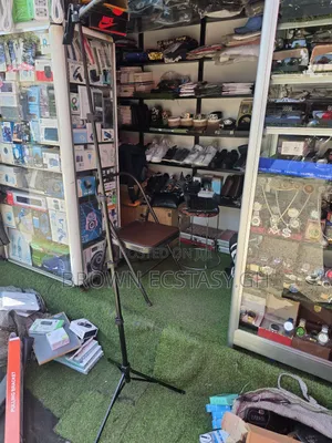 7ft Tripod With Bluetooth Shutter