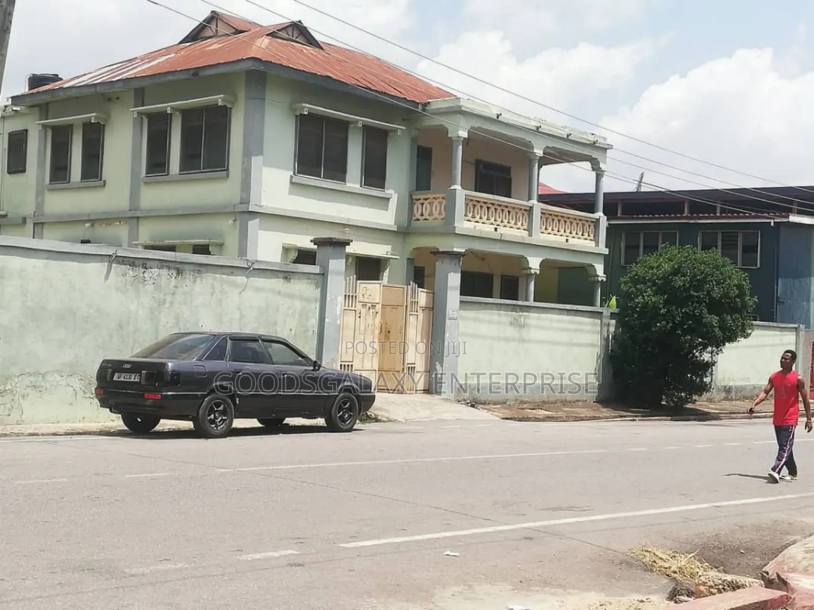 9bdrm House in Kumasi Metropolitan for sale