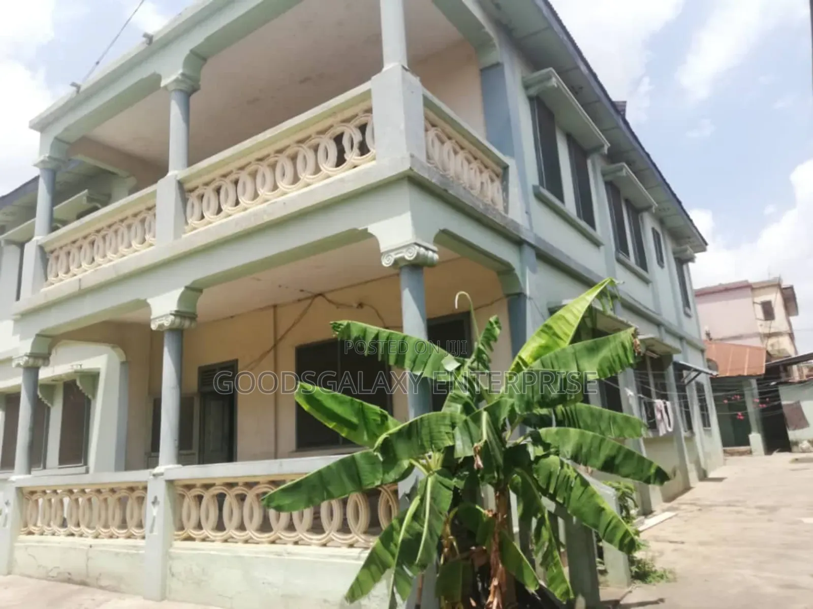 9bdrm House in Kumasi Metropolitan for sale